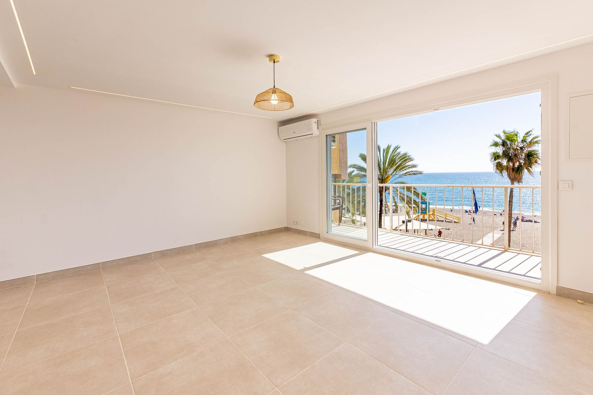 Beautiful Renovated Beachfront Apartment in Fuengirola – Costa del Sol Living