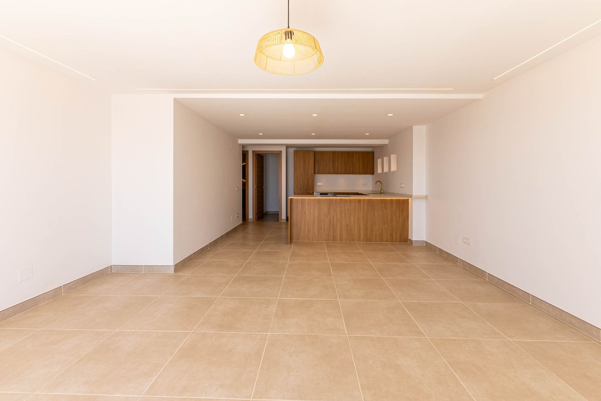 Beautiful Renovated Beachfront Apartment in Fuengirola – Costa del Sol Living