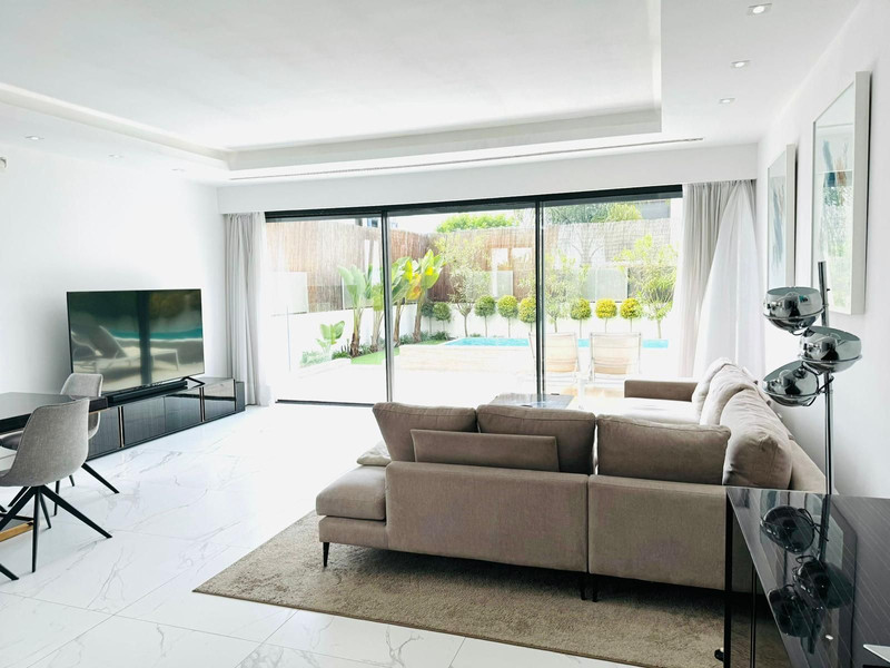Beautiful Villa for Long-Term Rent on Marbella’s Prestigious Golden Mile