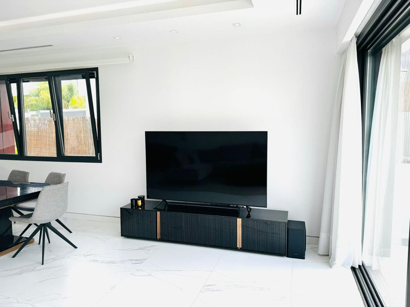 Beautiful Villa for Long-Term Rent on Marbella’s Prestigious Golden Mile