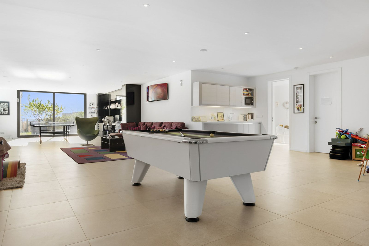 Stunning Villa for Sale – Luxury Living Awaits