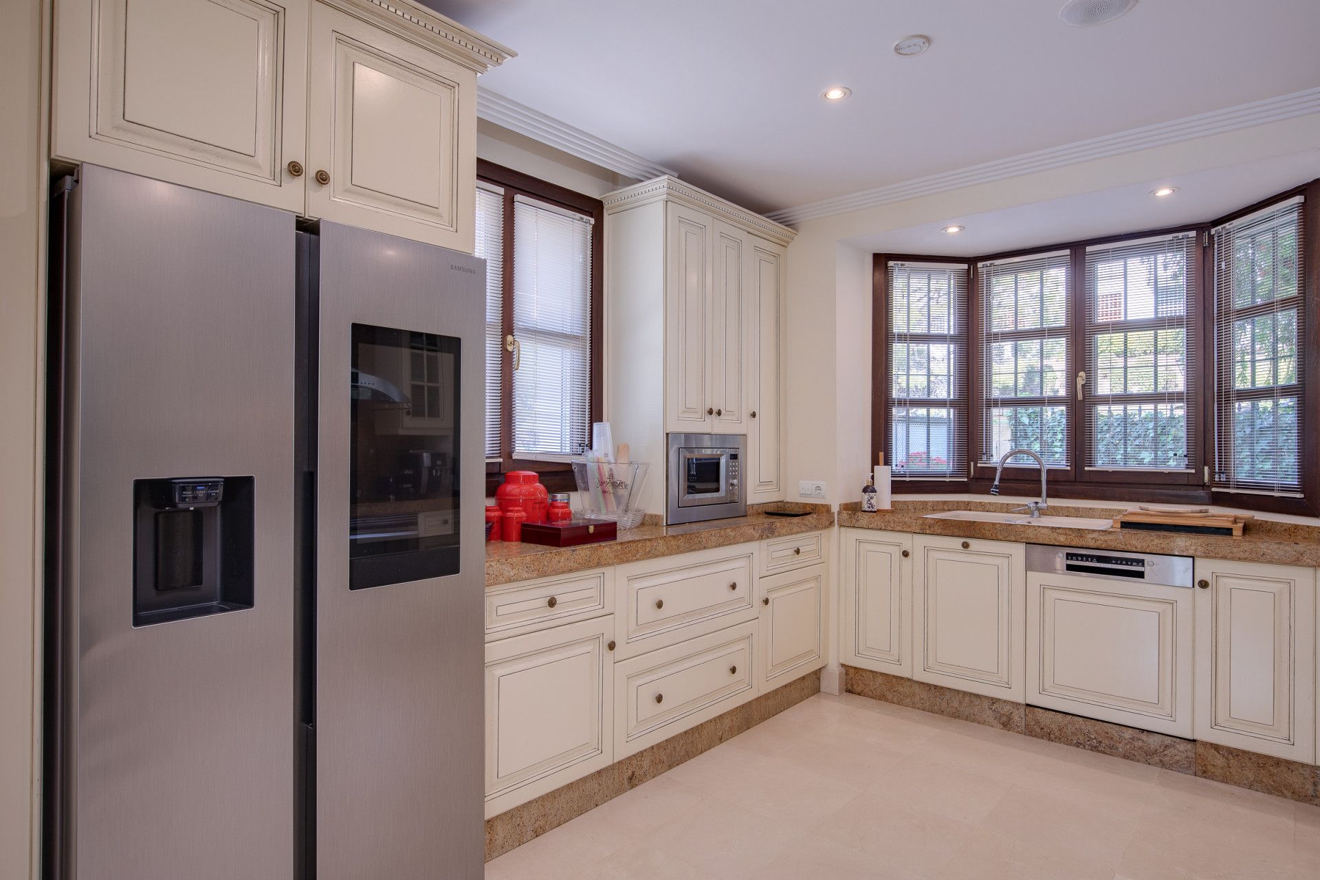 Beautiful Villa for Sale in Los Arqueros Golf – Frontline Golf Living