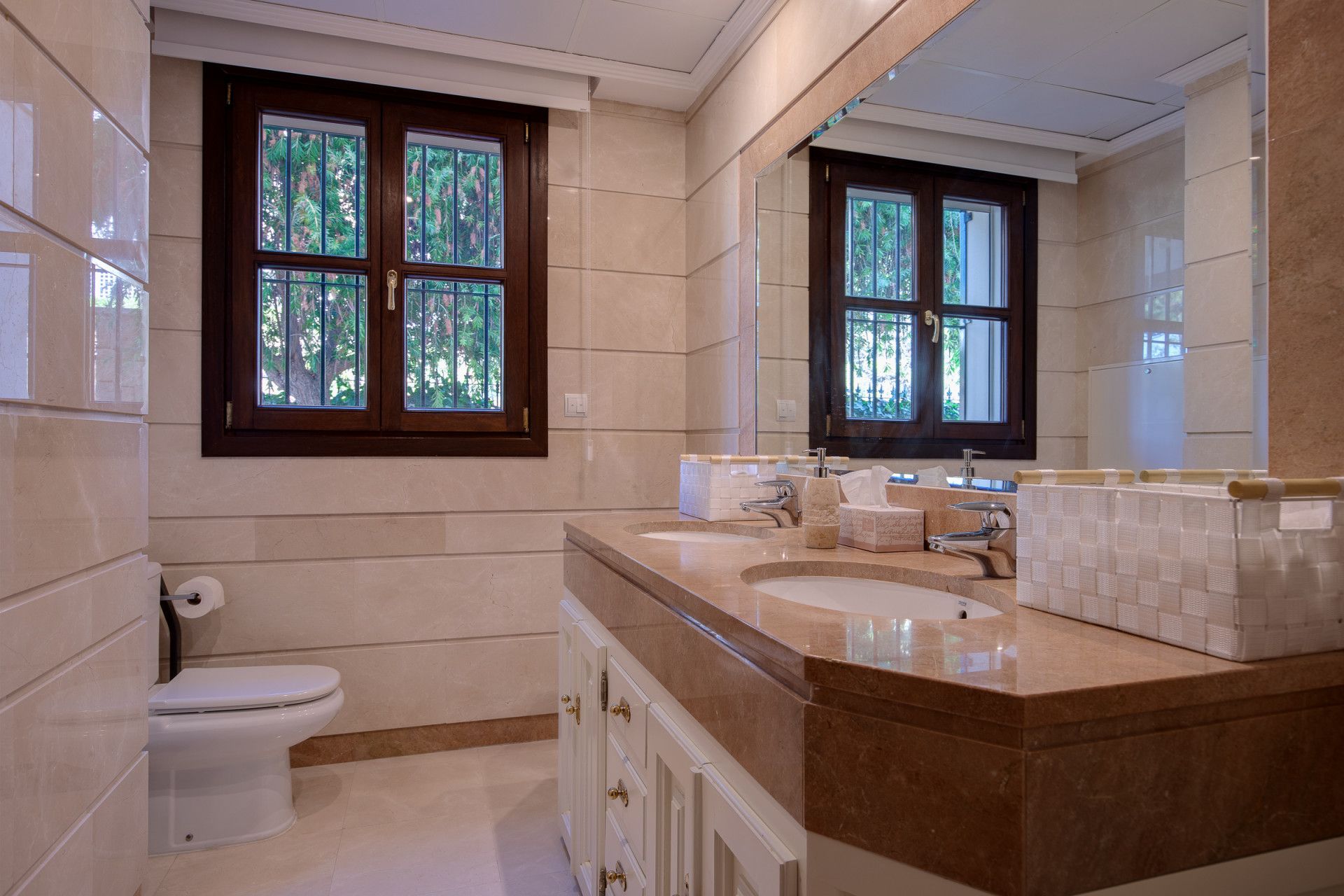 Beautiful Villa for Sale in Los Arqueros Golf – Frontline Golf Living