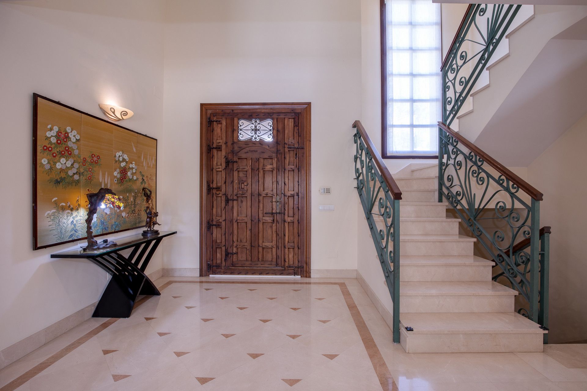 Beautiful Villa for Sale in Los Arqueros Golf – Frontline Golf Living