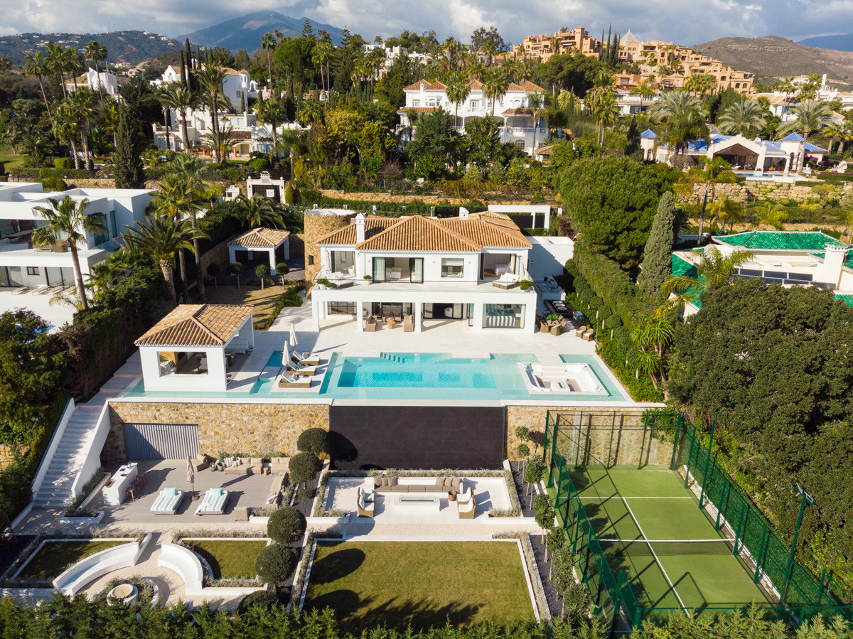 Luxury Panoramic Villa for Sale in La Cerquilla – Nueva Andalucía