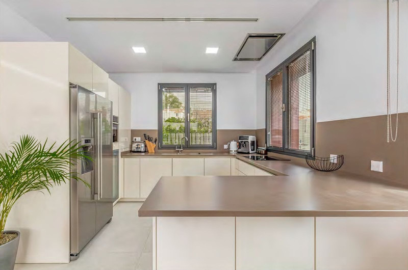 Beautiful Villa for Long-Term Rent on Marbella’s Prestigious Golden Mile