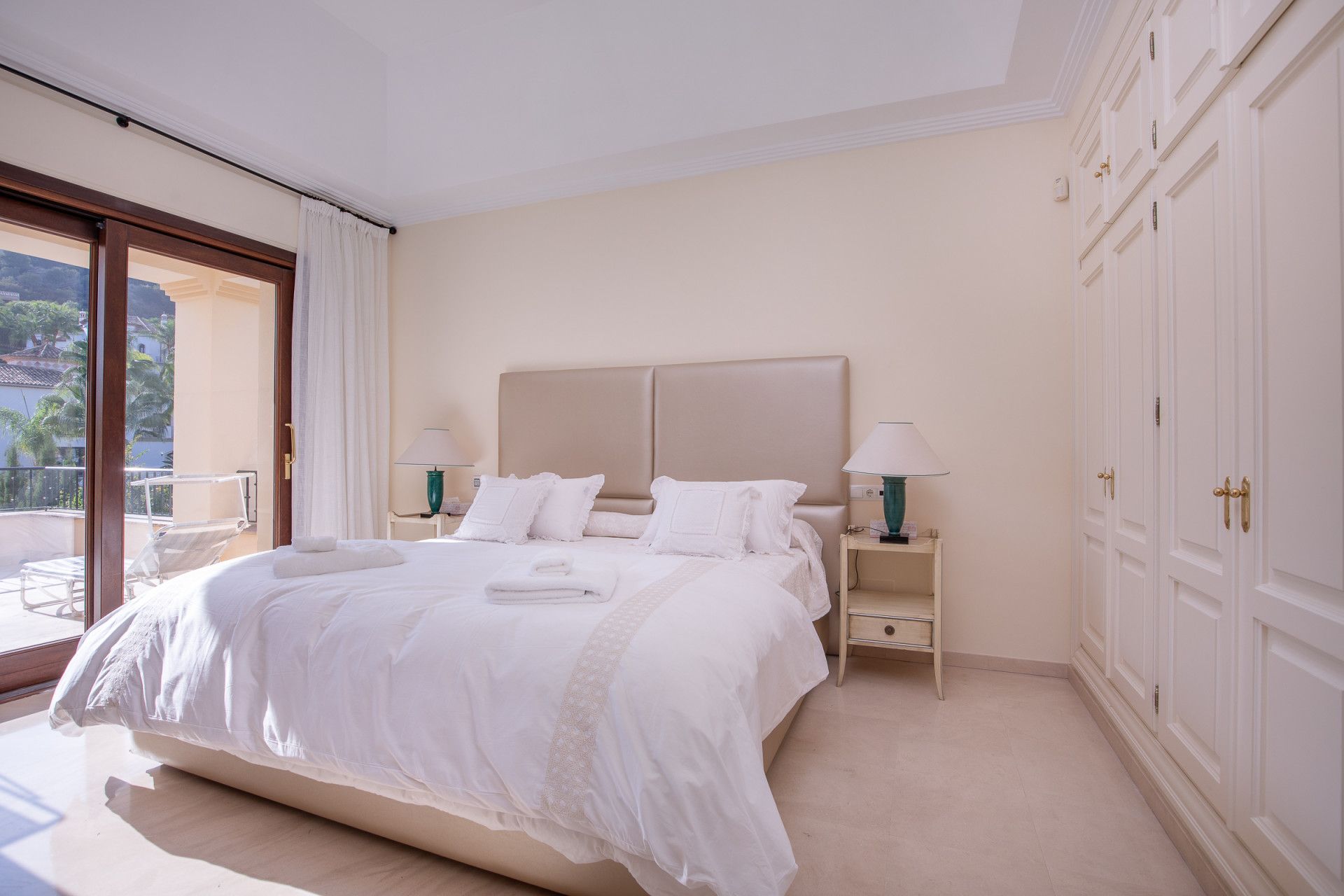 Beautiful Villa for Sale in Los Arqueros Golf – Frontline Golf Living