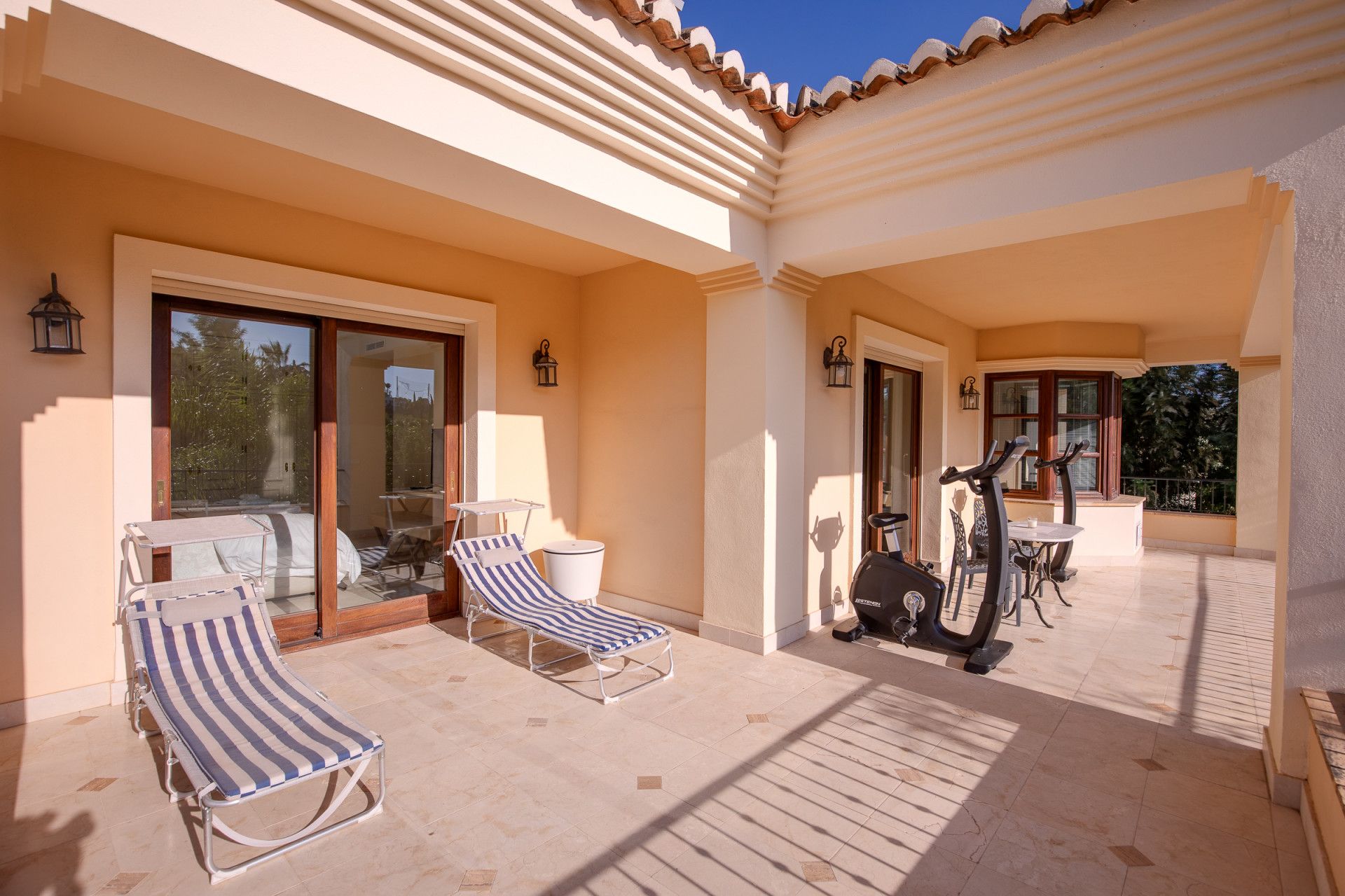 Beautiful Villa for Sale in Los Arqueros Golf – Frontline Golf Living