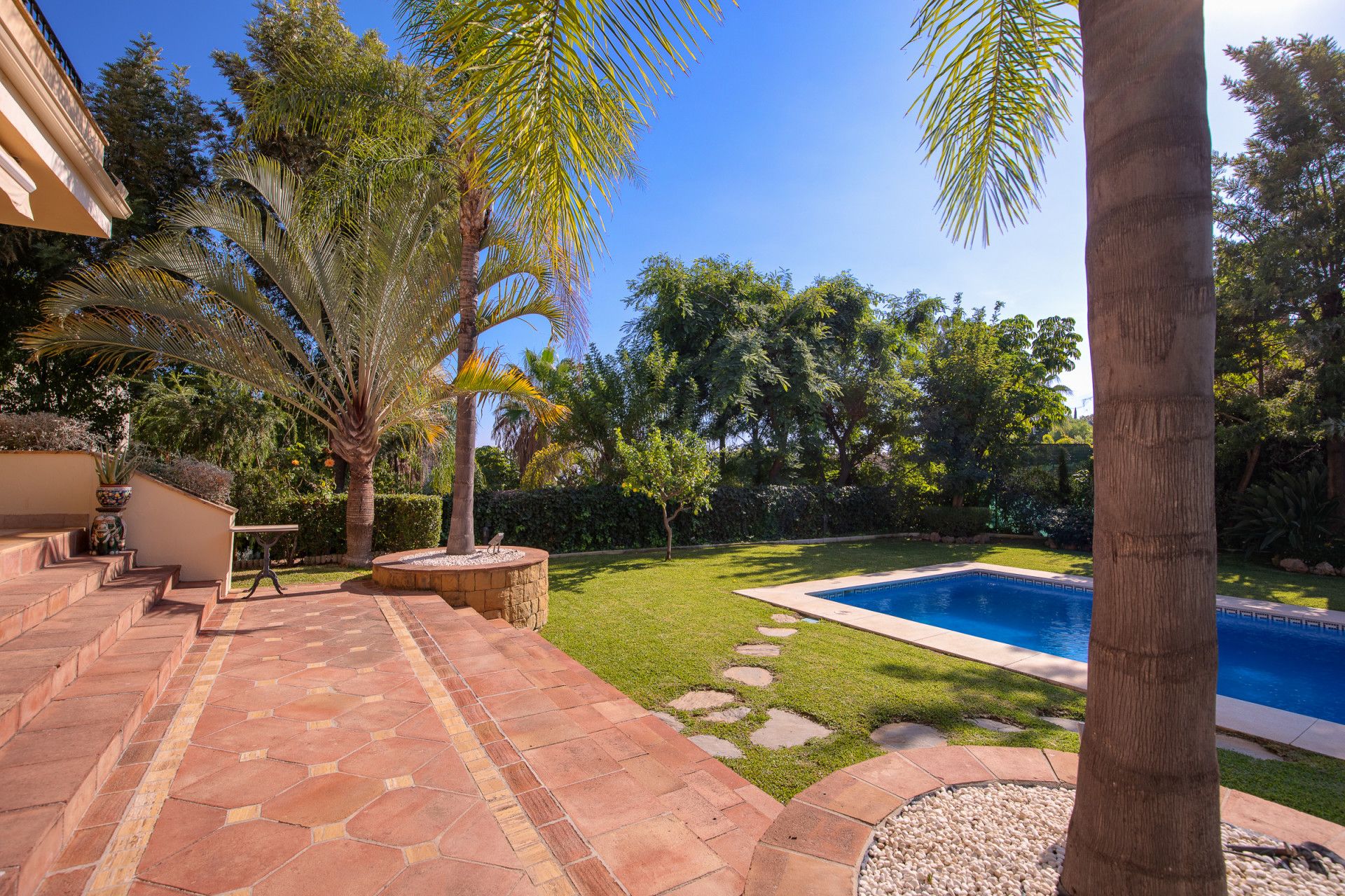 Beautiful Villa for Sale in Los Arqueros Golf – Frontline Golf Living