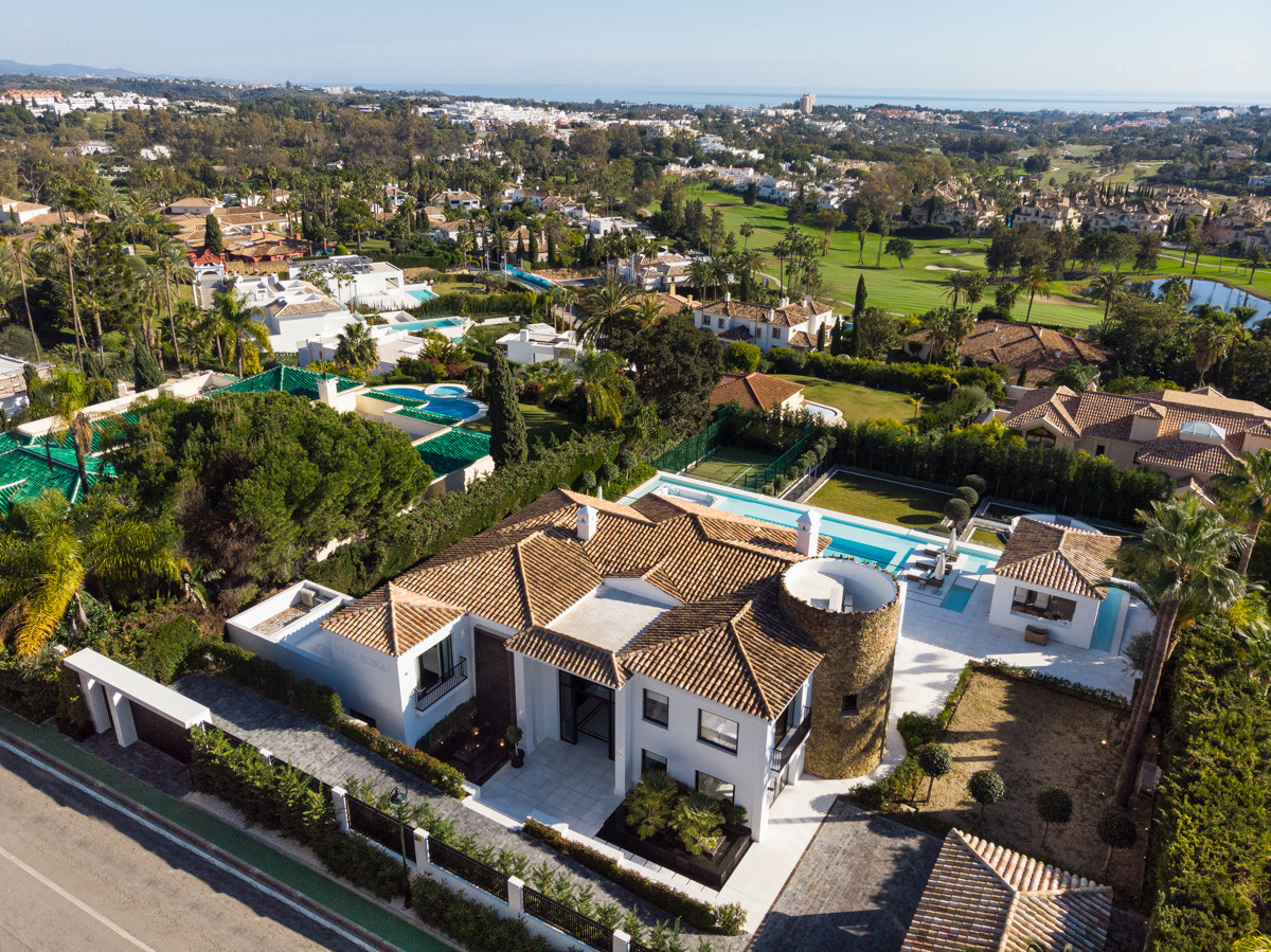 Luxury Panoramic Villa for Sale in La Cerquilla – Nueva Andalucía