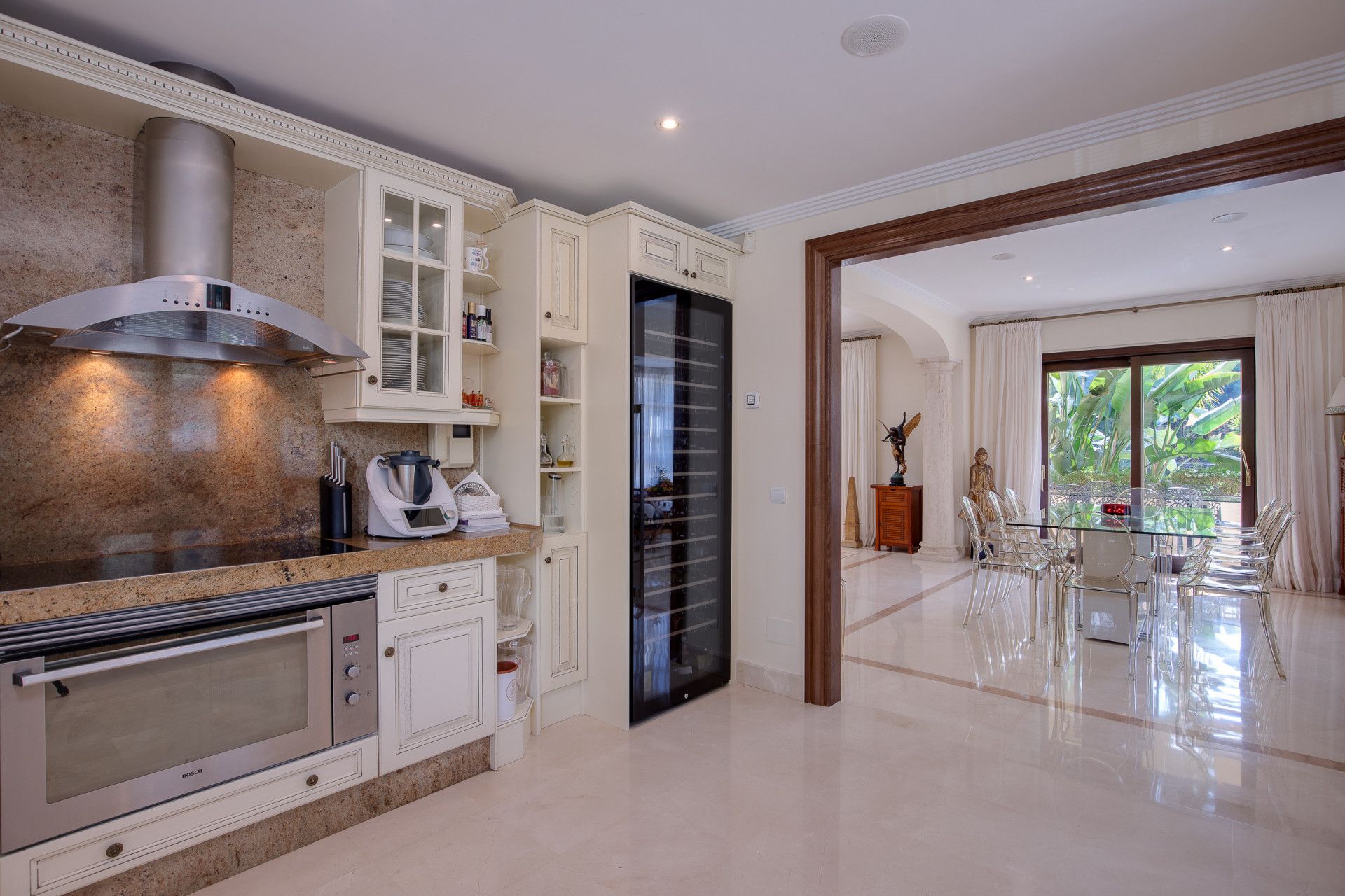 Beautiful Villa for Sale in Los Arqueros Golf – Frontline Golf Living