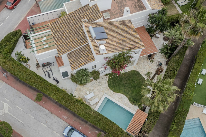 Townhouse for Sale in the Sought-After Beachside Area of San Pedro de Alcántara