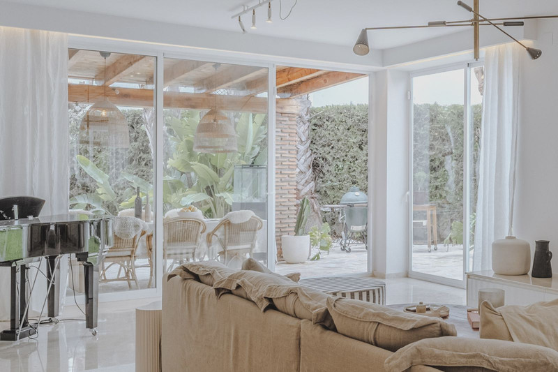Townhouse for Sale in the Sought-After Beachside Area of San Pedro de Alcántara