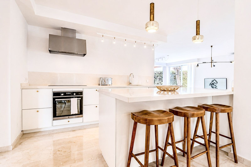 Townhouse for Sale in the Sought-After Beachside Area of San Pedro de Alcántara
