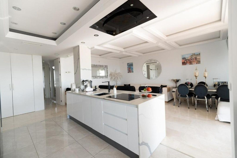 Top Floor Apartment for Long-Term Rent in Manilva