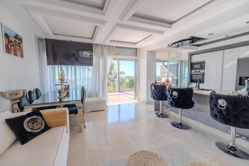 Top Floor Apartment for Long-Term Rent in Manilva