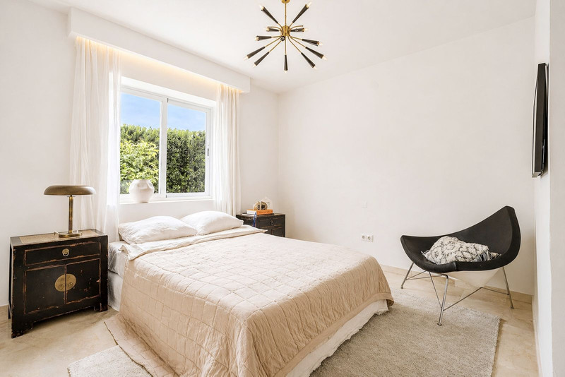 Townhouse for Sale in the Sought-After Beachside Area of San Pedro de Alcántara