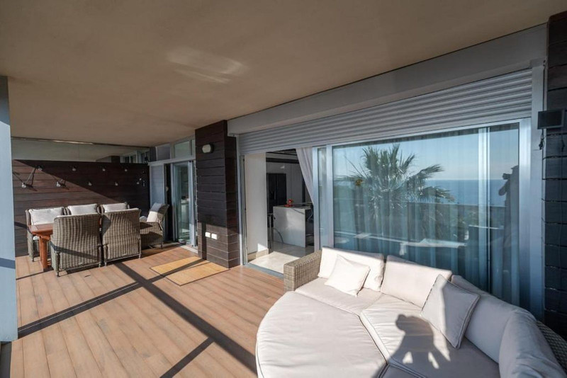 Top Floor Apartment for Long-Term Rent in Manilva