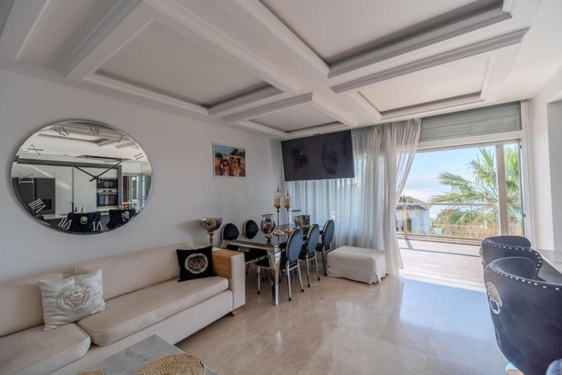 Top Floor Apartment for Long-Term Rent in Manilva
