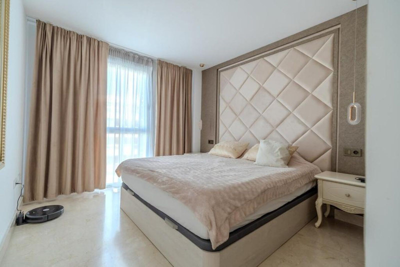 Top Floor Apartment for Long-Term Rent in Manilva