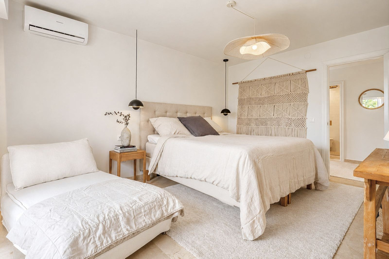 Townhouse for Sale in the Sought-After Beachside Area of San Pedro de Alcántara