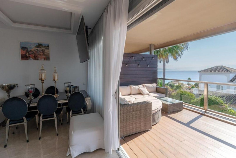 Top Floor Apartment for Long-Term Rent in Manilva