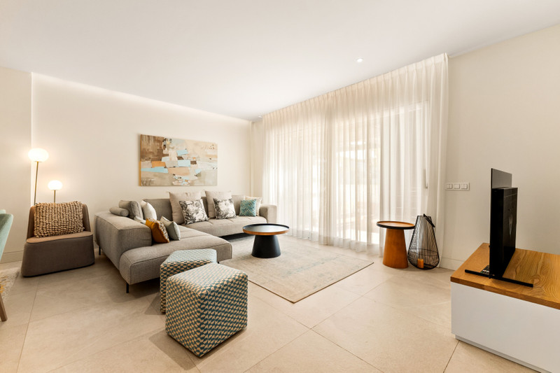 Luxury Duplex for Long-Term Rental on the Golden Mile