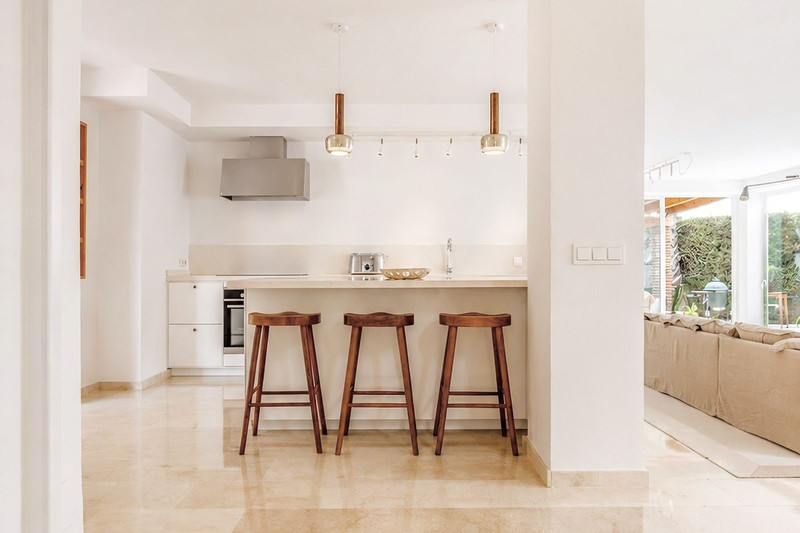Townhouse for Sale in the Sought-After Beachside Area of San Pedro de Alcántara