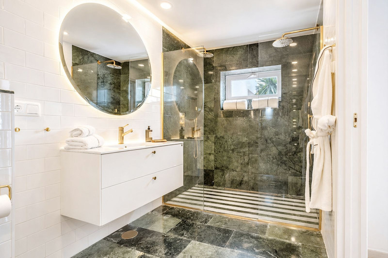 Townhouse for Sale in the Sought-After Beachside Area of San Pedro de Alcántara