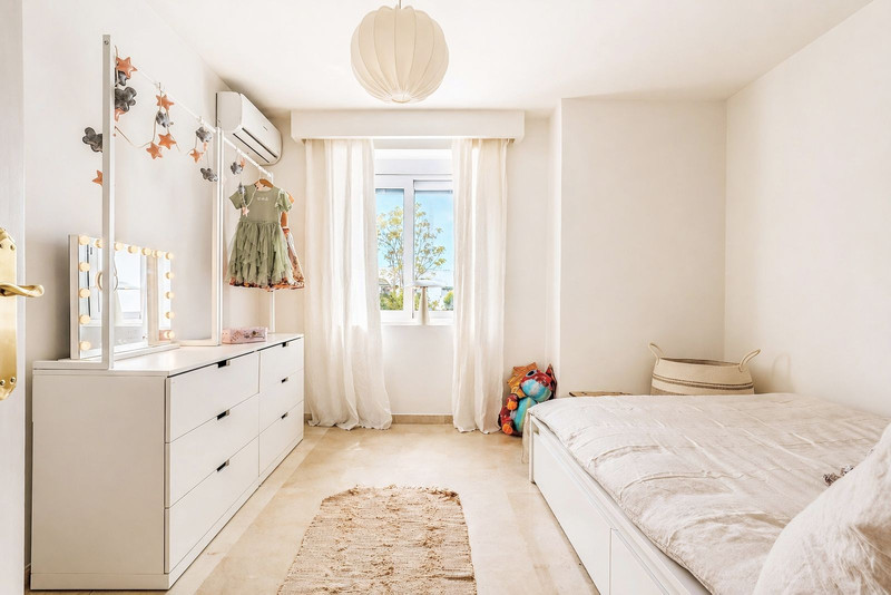 Townhouse for Sale in the Sought-After Beachside Area of San Pedro de Alcántara