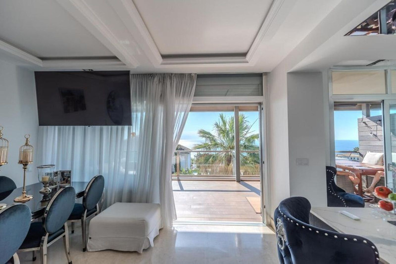 Top Floor Apartment for Long-Term Rent in Manilva