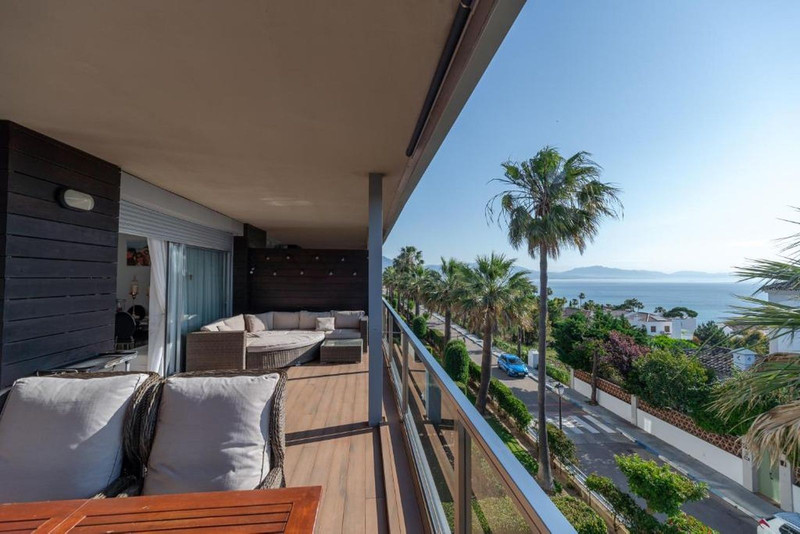 Top Floor Apartment for Long-Term Rent in Manilva