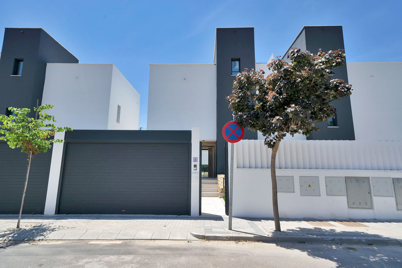 Charming Semi-Detached House for Long-Term Rent in Atalaya – Costa del Sol Living
