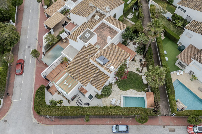 Townhouse for Sale in the Sought-After Beachside Area of San Pedro de Alcántara
