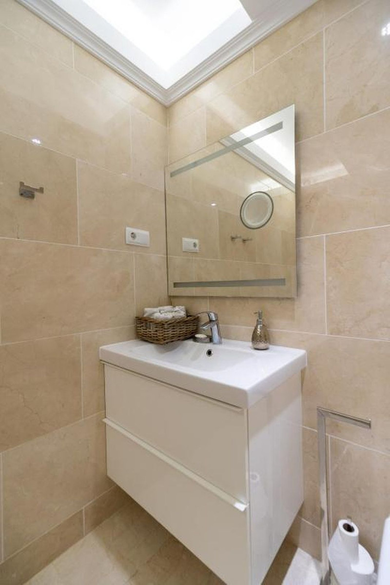 Top Floor Apartment for Long-Term Rent in Manilva