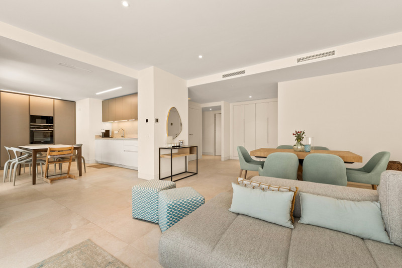 Luxury Duplex for Long-Term Rental on the Golden Mile