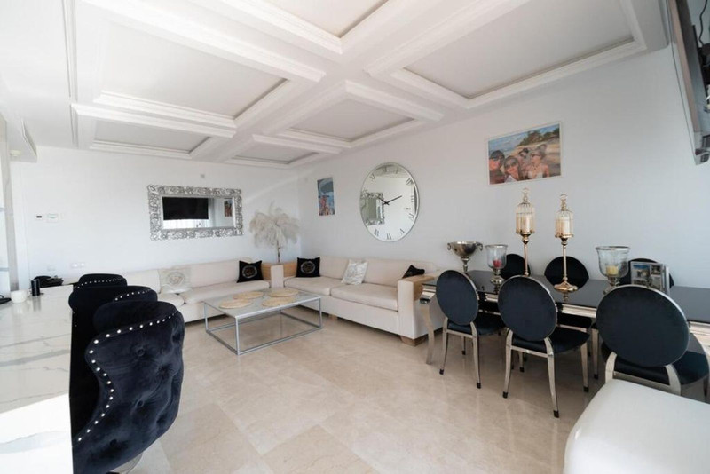 Top Floor Apartment for Long-Term Rent in Manilva