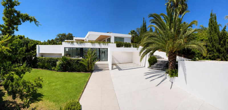Elegant Villa for Long-Term Rent in Elviria, Marbella
