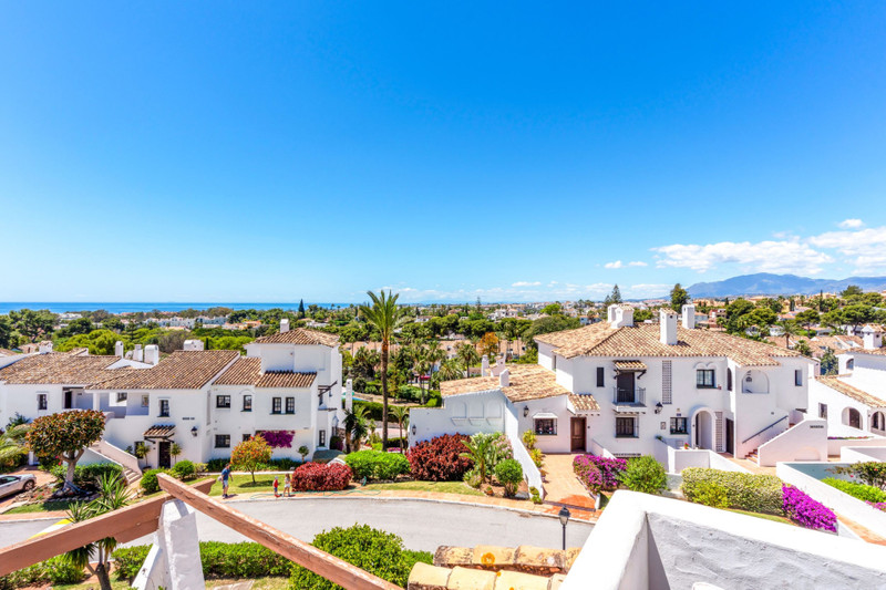 Duplex Penthouse for Long-Term Rent in Nueva Andalucía
