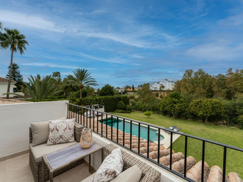 Luxury Villa for Long-Term Rental in Atalaya