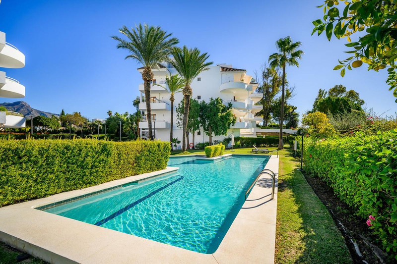 Luxury Mid-Floor Apartment for Sale in Marbella – Prime Location