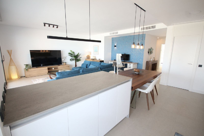 Modern Mid-Floor Apartment for Long-Term Rent in Marbella – Bright, Spacious & Ideally Located