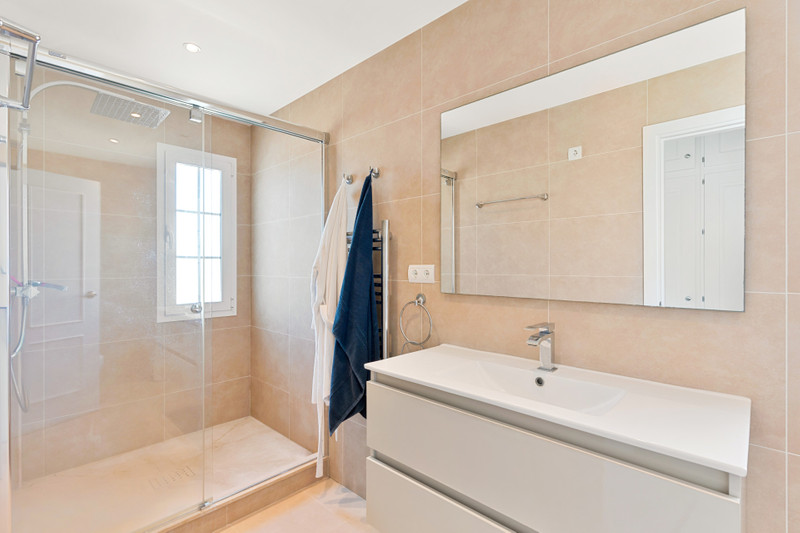 Duplex Penthouse for Long-Term Rent in Nueva Andalucía