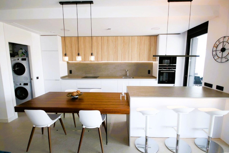 Modern Mid-Floor Apartment for Long-Term Rent in Marbella – Bright, Spacious & Ideally Located