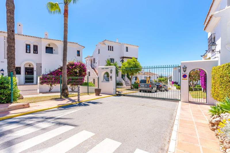 Duplex Penthouse for Long-Term Rent in Nueva Andalucía