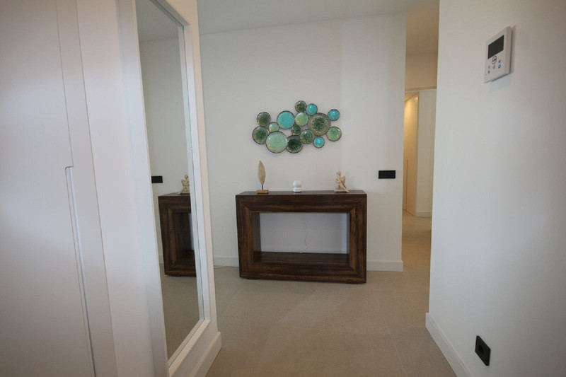 Modern Mid-Floor Apartment for Long-Term Rent in Marbella – Bright, Spacious & Ideally Located