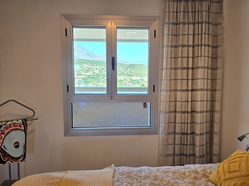 Elegant Mid-Floor Apartment for Long-Term Rent in Estepona
