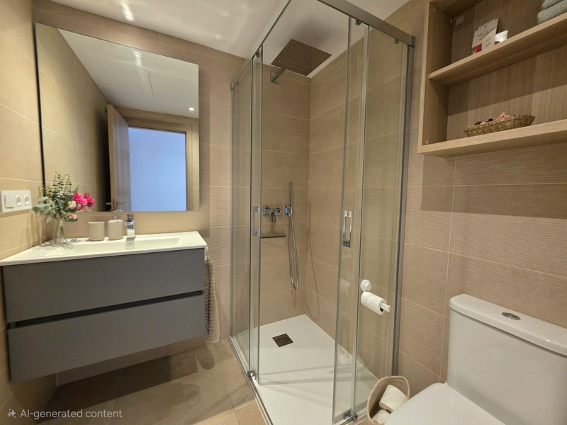 Elegant Mid-Floor Apartment for Long-Term Rent in Estepona