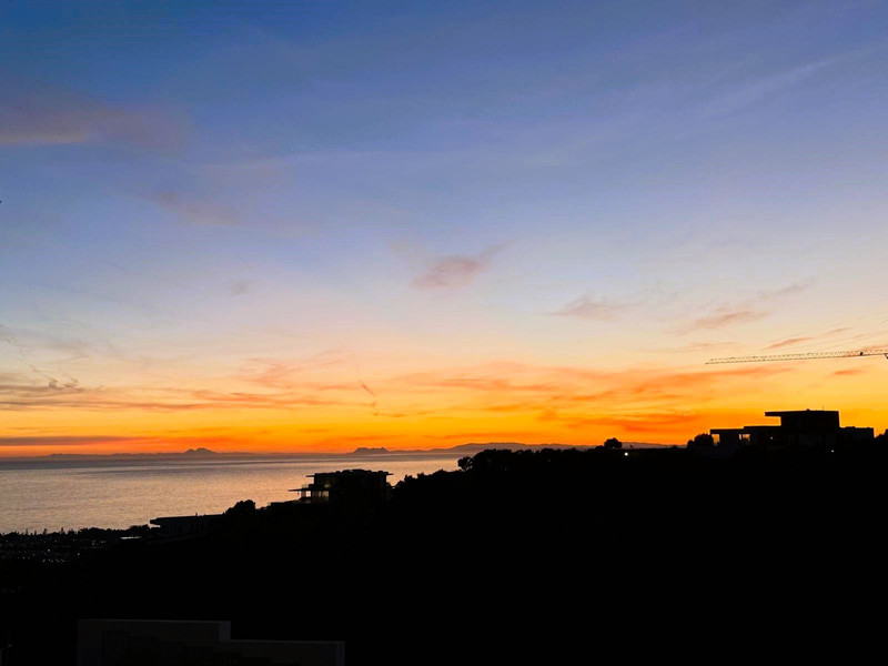 Modern Mid-Floor Apartment for Long-Term Rent in Marbella – Bright, Spacious & Ideally Located