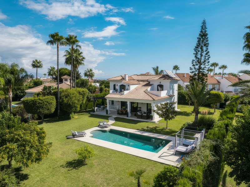 Luxury Villa for Long-Term Rental in Atalaya